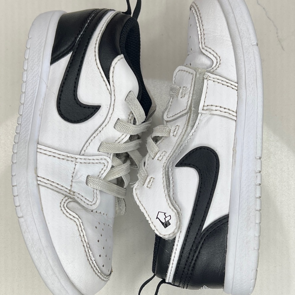 Nike Jordan 1  Low Alt: Kids Black and White 10C